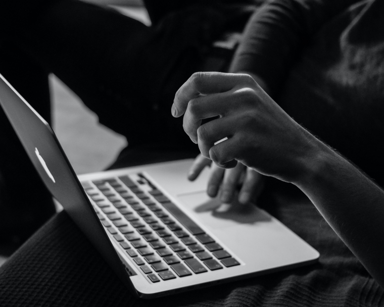 Адвокат в области eCommerce и IT в Праге